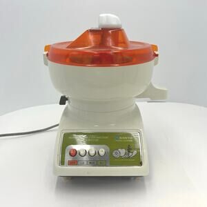 Vintage Sanyo Juicer Juice Electric Extractor Pulp Ejector (SJ-5400)